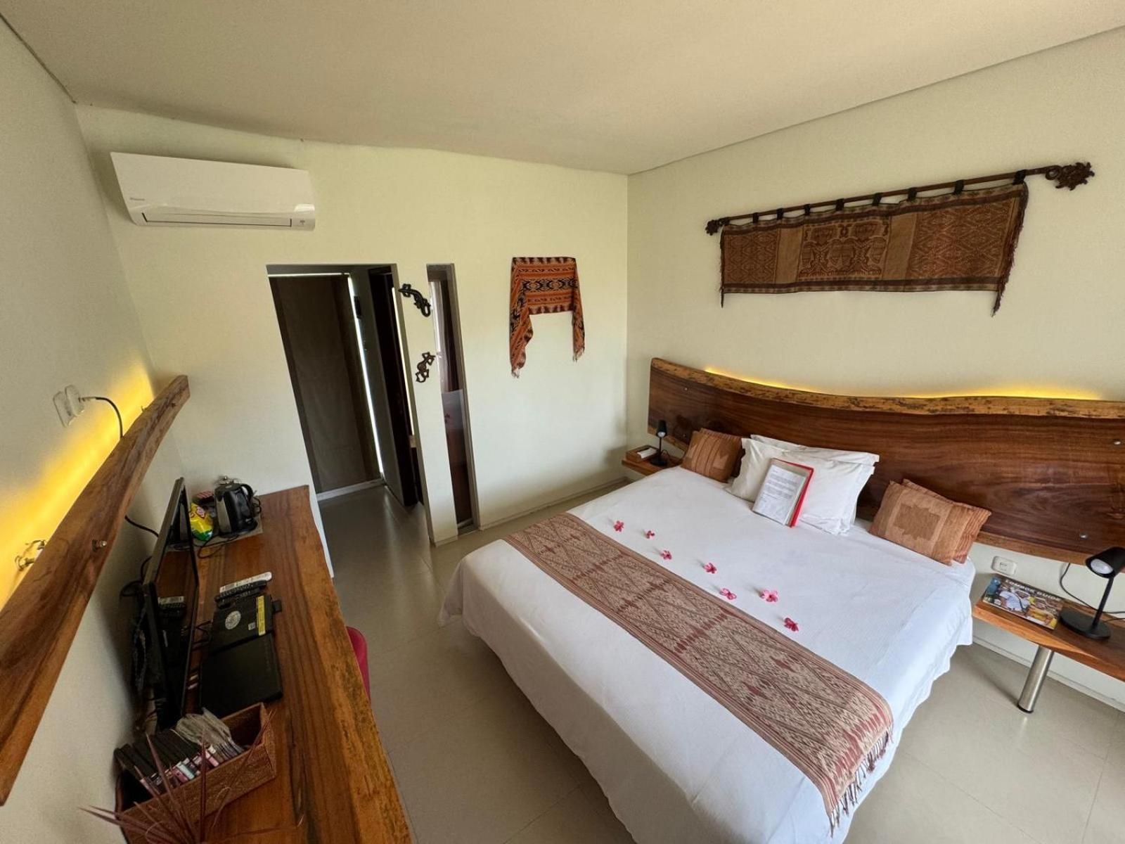 Villa Karingal Senggigi Exterior foto