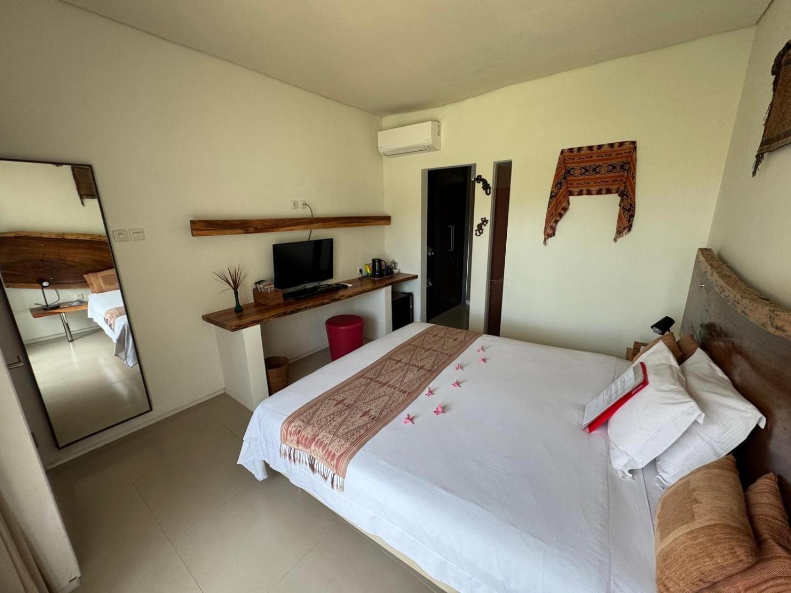 Villa Karingal Senggigi Exterior foto